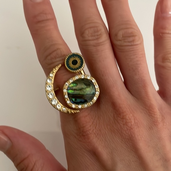 Unique Statement Ring (with size adjuster) Fits sizes 5/6/7 - Picture 3 of 11